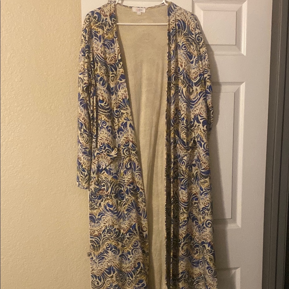 Elegant Blue and Gold Patterned Kimono